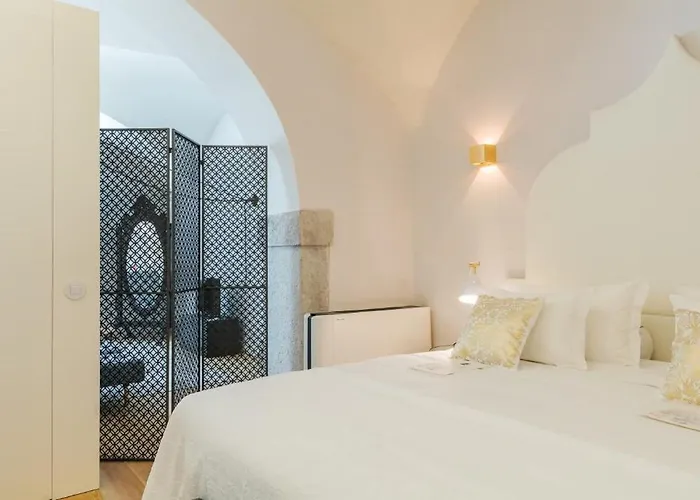 Almaria - Da Corte | Chiado Lisbon